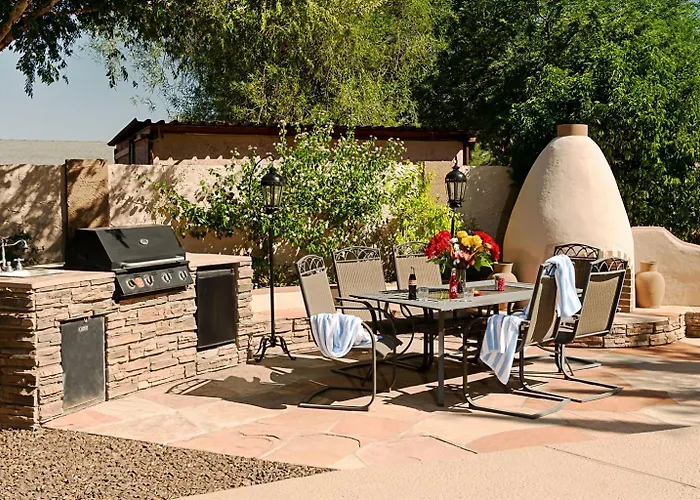 Calm Desert Oasis, Heated Pool, Game Holiday home *