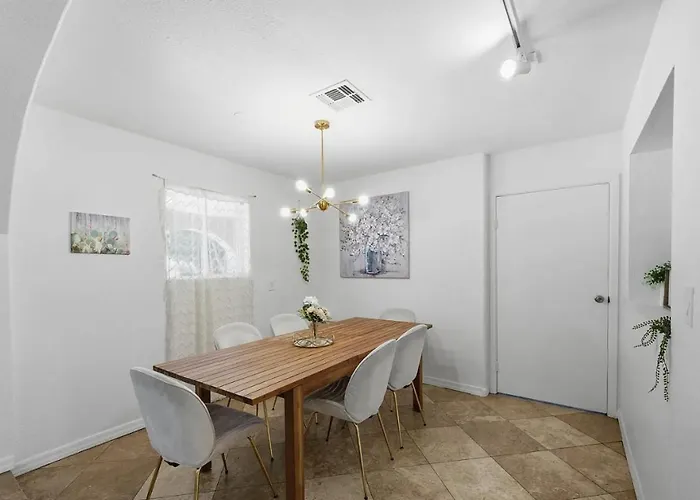 Calm Desert Oasis, Heated Pool, Game Holiday home Mesa