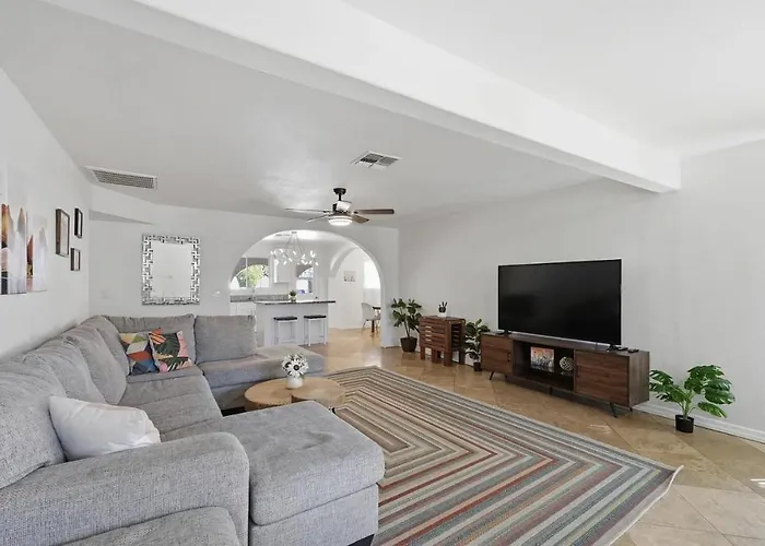 Calm Desert Oasis, Heated Pool, Game Holiday home Mesa